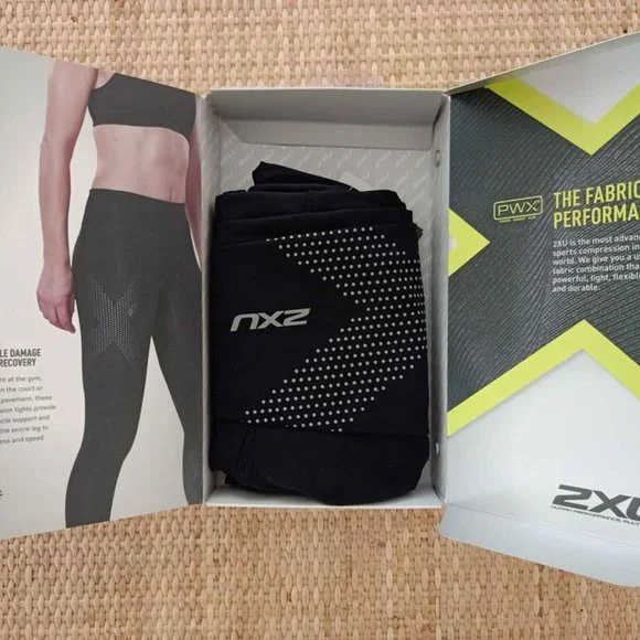 2XU Mid-Rise Compression Tights - Black & Dotted Reflective Logo - Size Medium - Picture 5 of 9